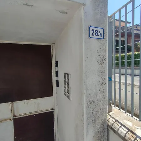 Con Posto Auto Riservato