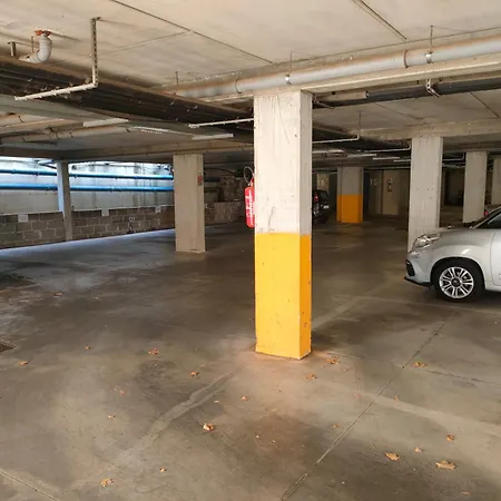 Con Posto Auto Riservato