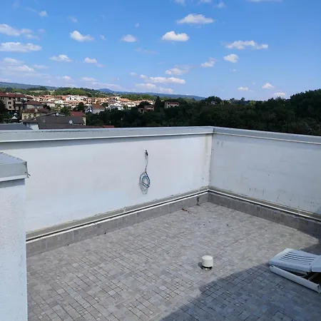 Con Posto Auto Riservato Apartamento *