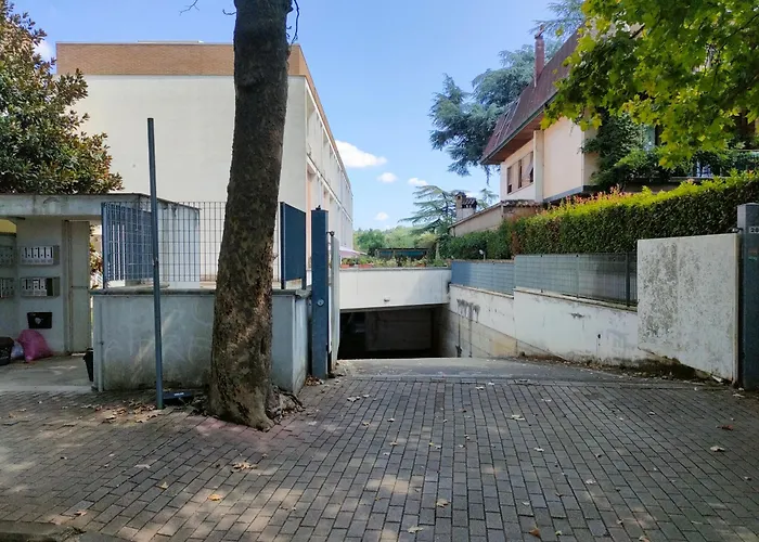 Con Posto Auto Riservato